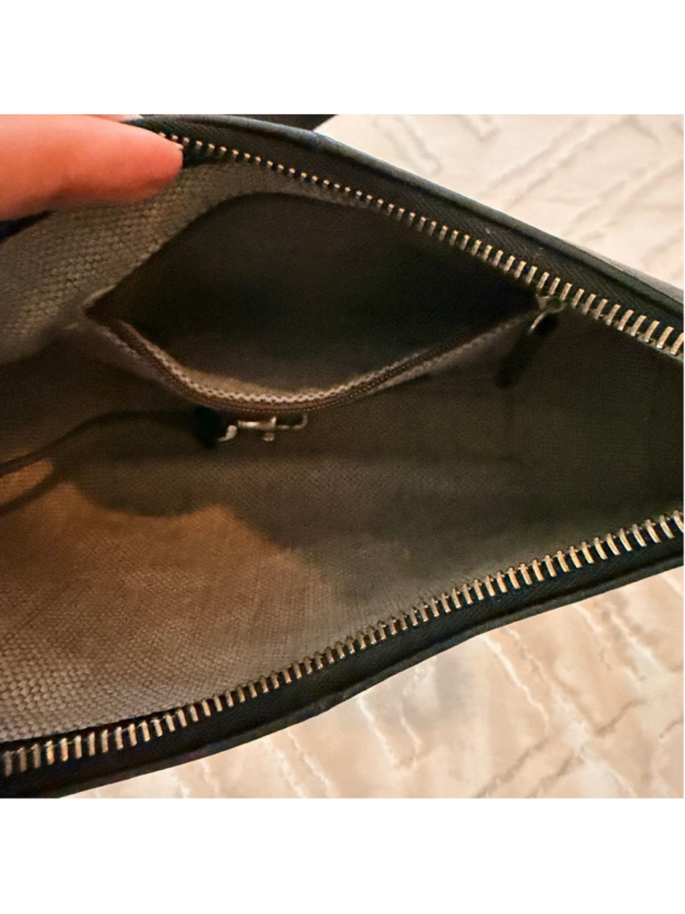 Dooney & Bourke Black Pebbled Leather Shoulder Bag Hobo Zip Top Small - Picture 2 of 16